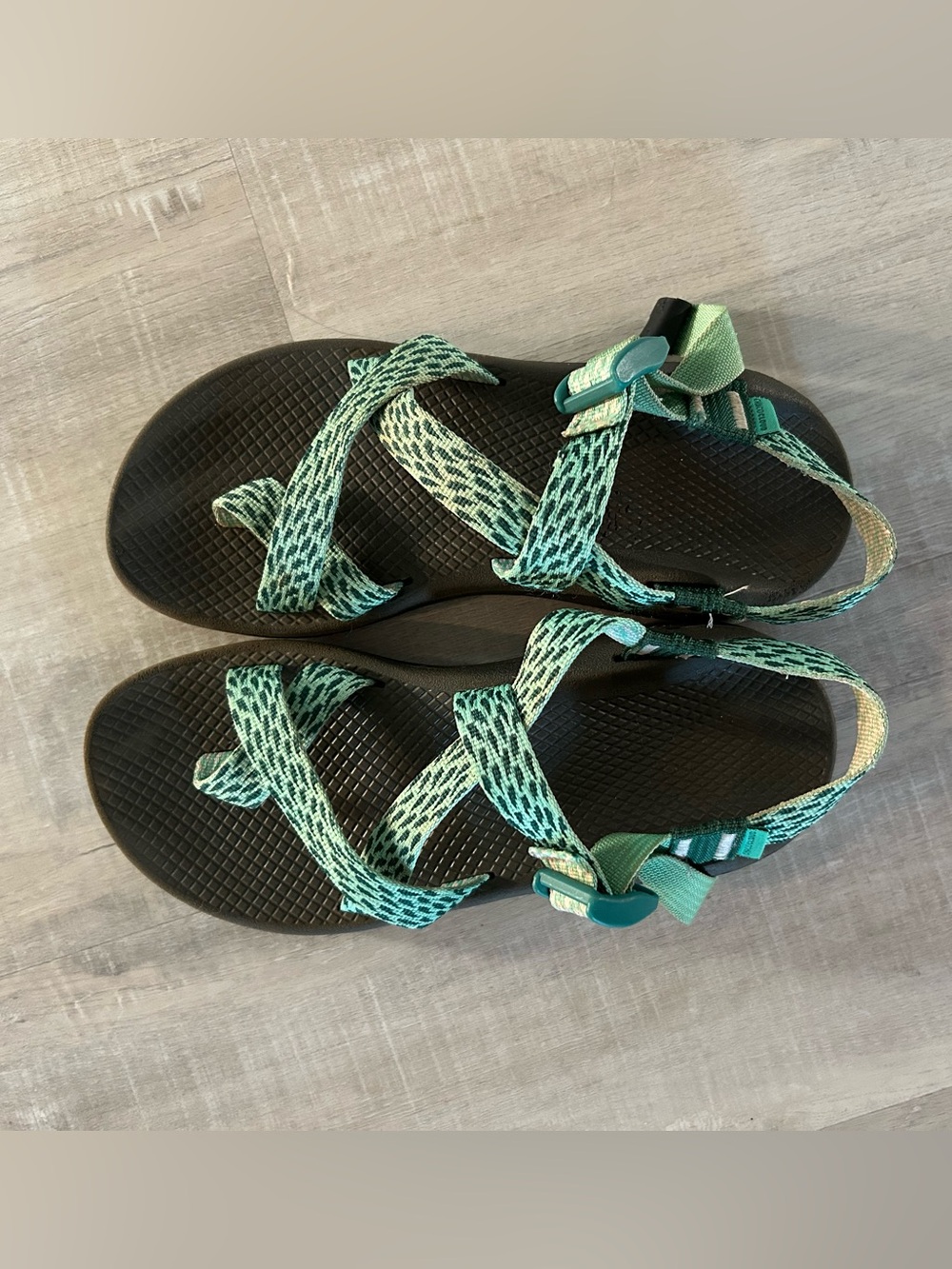 Women’s Chacos Size 8